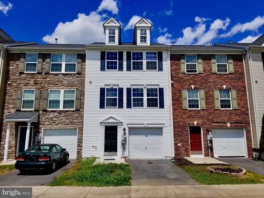 363 Scarboro Dr, Bunker Hill, WV 25413 - photo 1