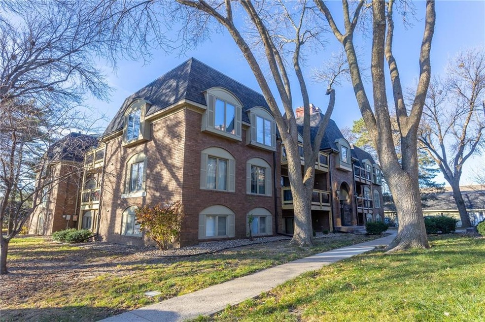 1410 20th St unit 2, West Des Moines, IA 50265 - photo 1