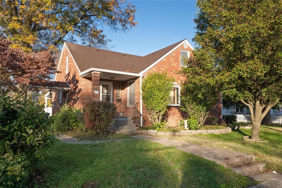 453 S Chestnut St, Collinsville, IL 62234 - photo 1