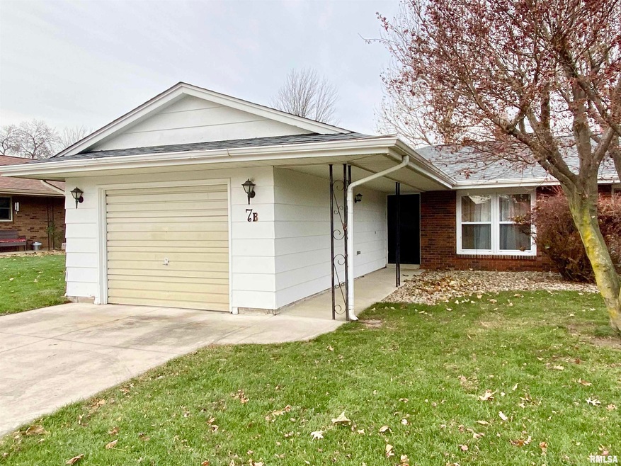 7B Eisenhower Dr, Jacksonville, IL 62650 - photo 1