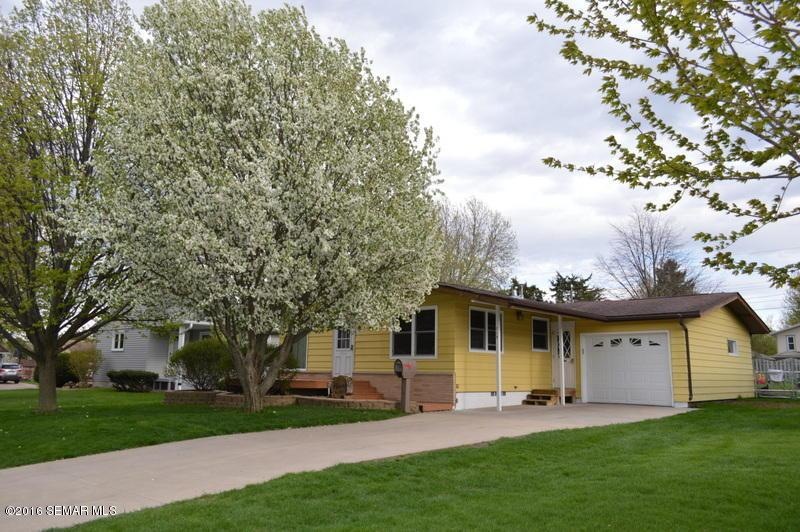 715 3rd Ave NW, Plainview