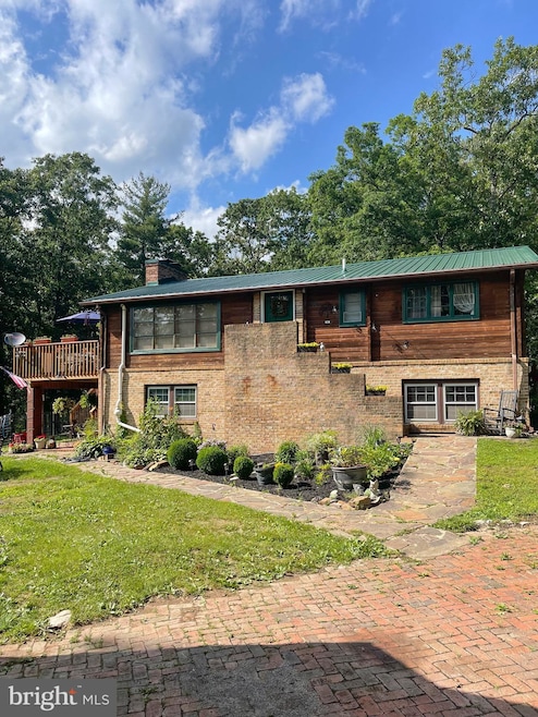 490 Clearfield Dr, Berkeley Springs, WV 25411 - photo 1