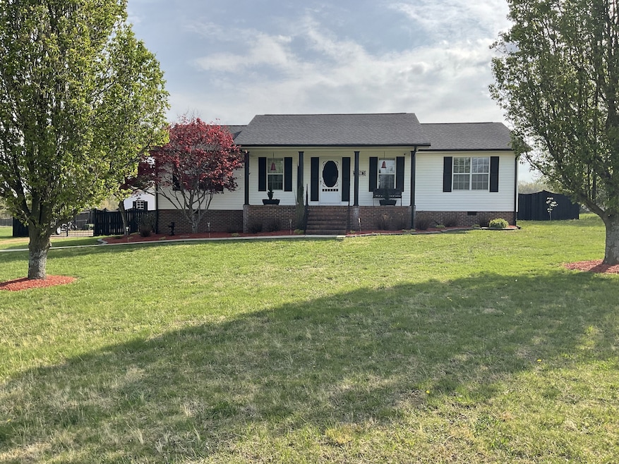 721 Mapleview Dr, Shelbyville, TN 37160 - photo 1