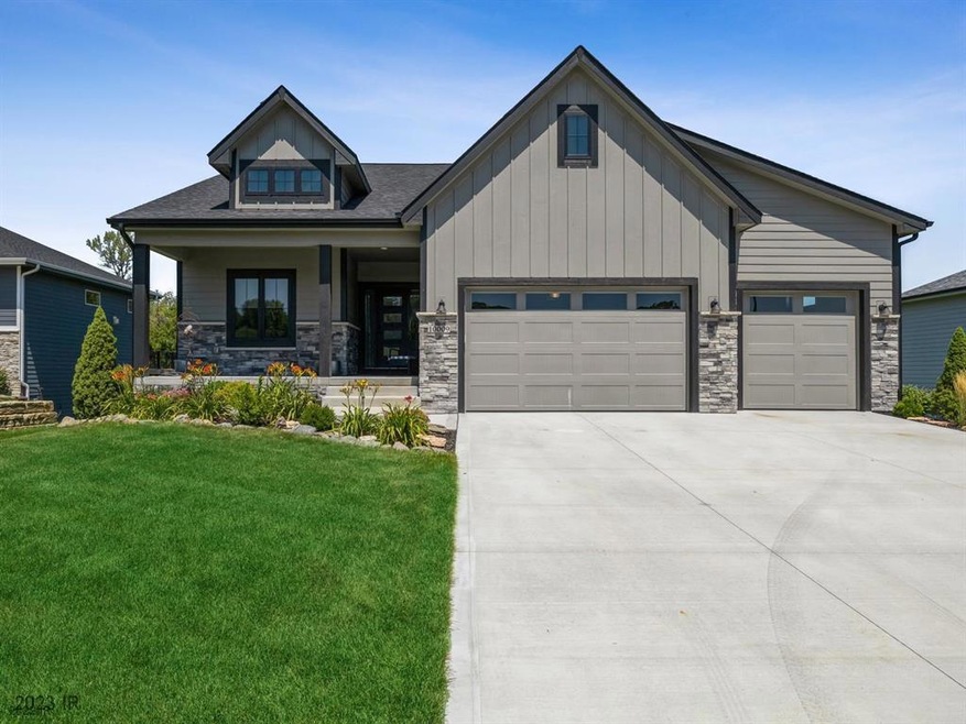 10009 Hidden Valley Dr, Johnston, IA 50131 - photo 1