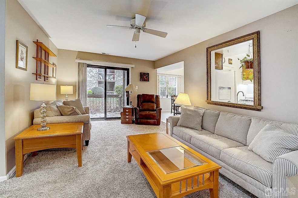 160 Overlook Ct unit A, Woodbridge, NJ 07095 - photo 1