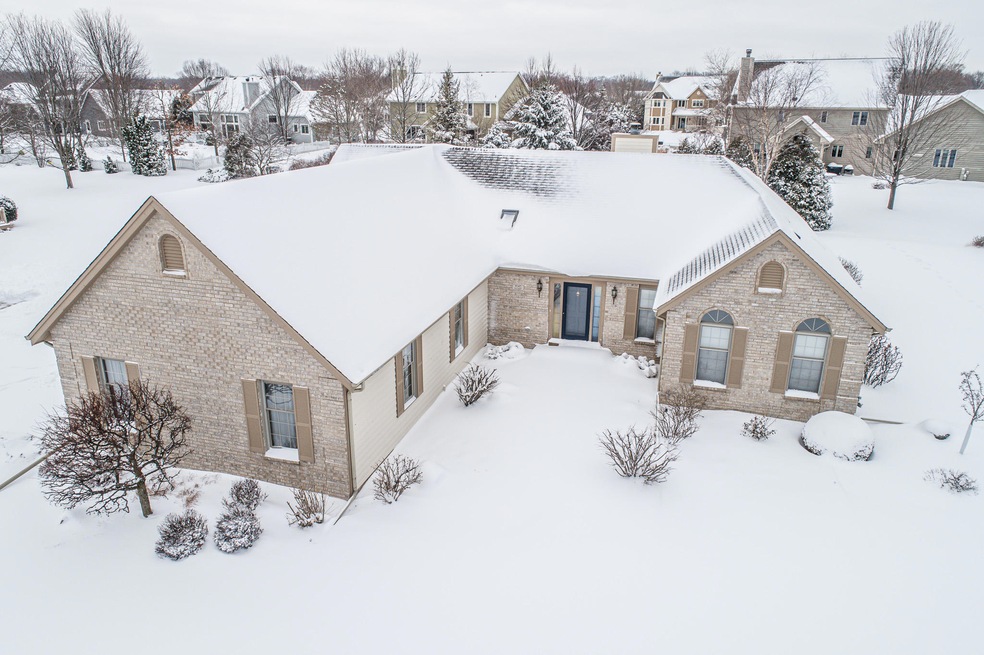 W145N7107 Northwood Dr, Menomonee Falls, WI 53051 - photo 1