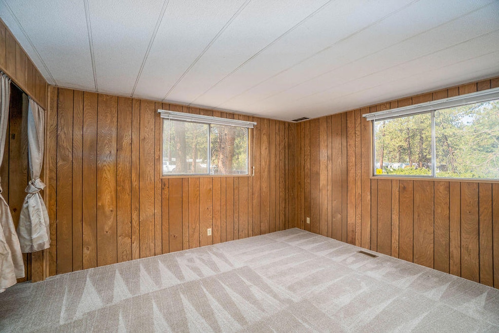 60936 Aspen Ln, Bend, OR 97702 - photo 1