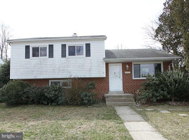 4706 Falcon St, Rockville, MD 20853 - photo 1