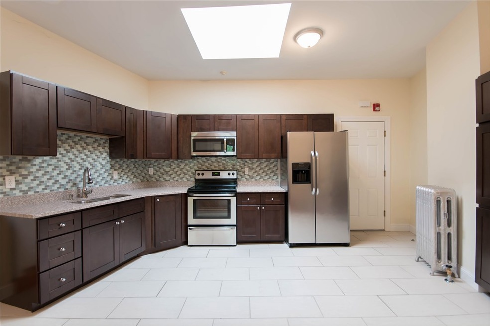 440 Main St unit 3, Warren, RI 02885 - photo 1