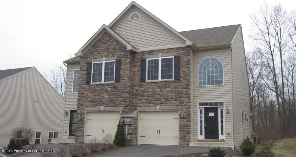 209 Twins Ln, Mountain Top, PA 18707 - photo 1