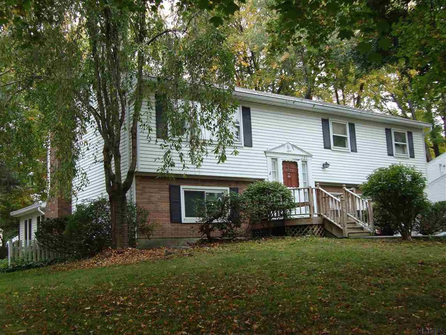 121 E Poplar Dr, Delmar, NY 12054 - photo 1