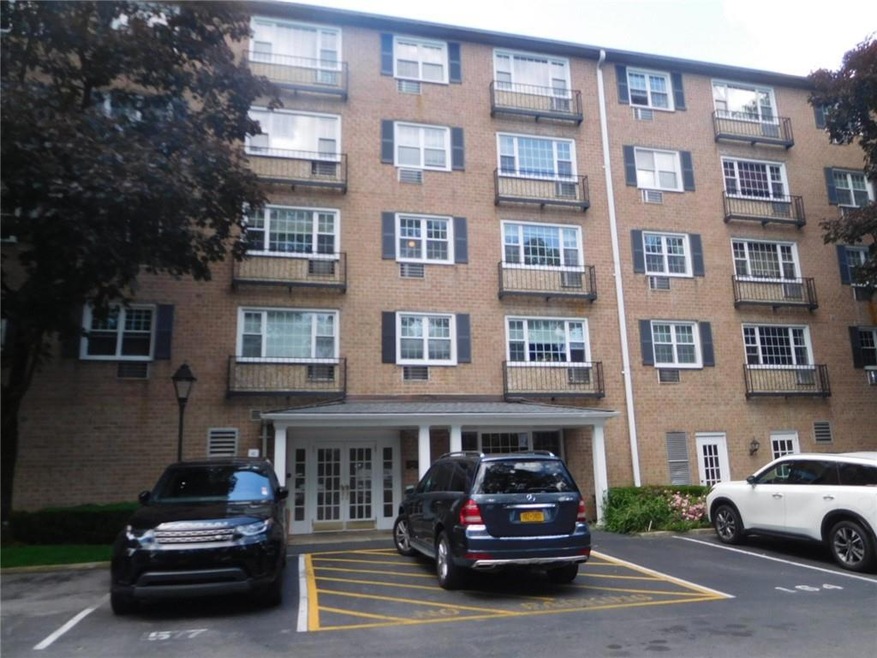 Consulate on the Park unit 2-H, Tuckahoe, NY 10707 - photo 1