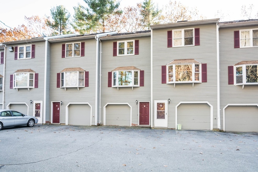 115 Tennis Plaza Rd unit 7, Dracut, MA 01826 - photo 1