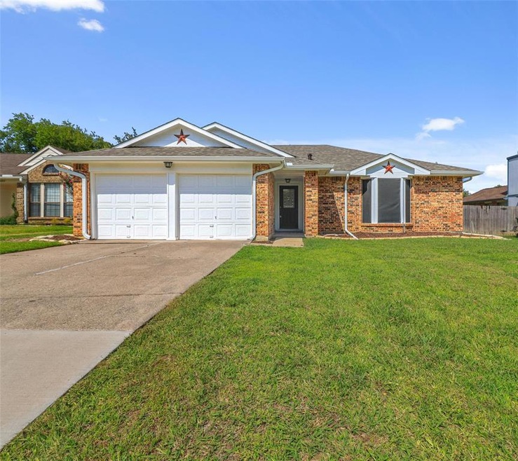 5308 Colonial Dr, Flower Mound, TX 75028 - photo 1