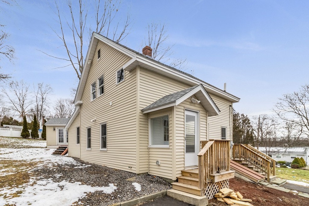 10 Cedar St, Hudson, MA 01749 - photo 1