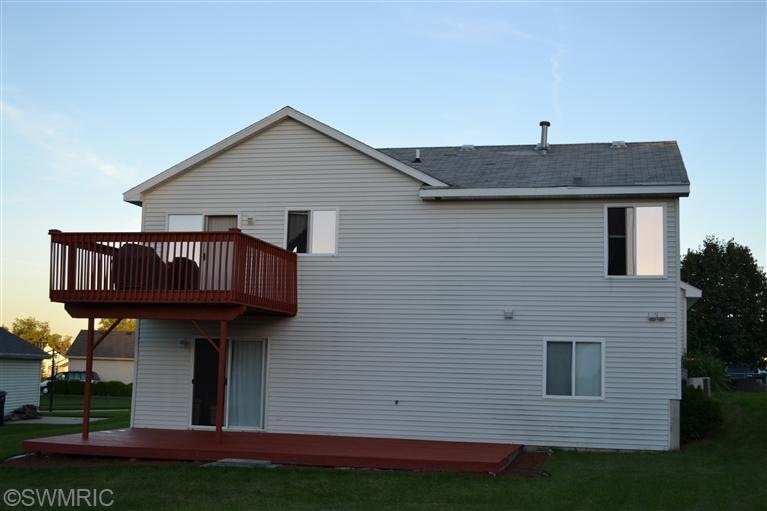 5363 Bunkerway Ct SW, Wyoming, MI 49509 - photo 1