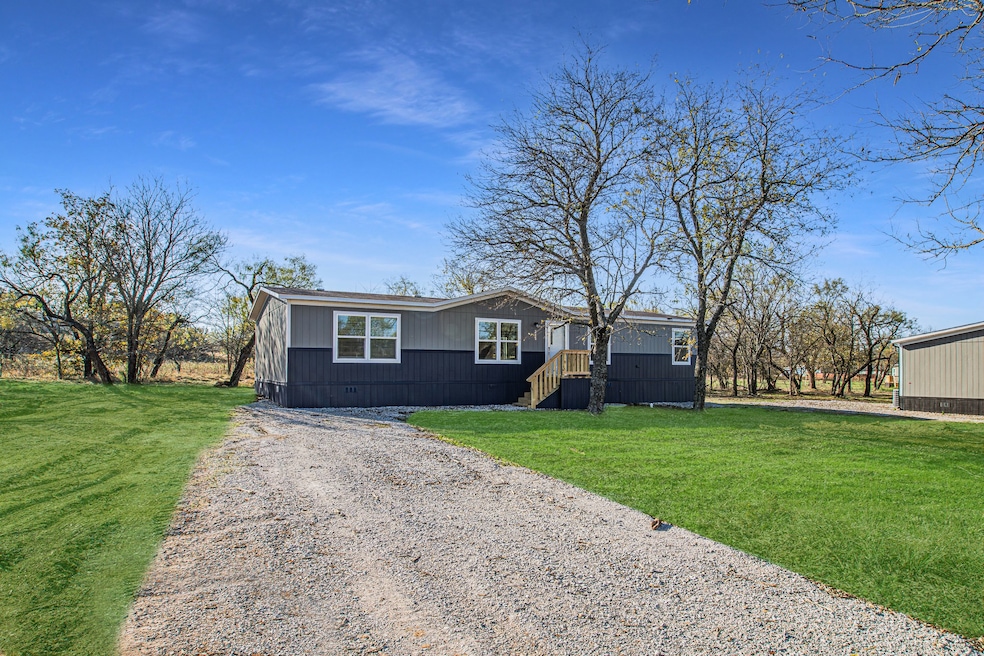 285 Cumberland Trail, Bridgeport, TX 76426 - photo 1