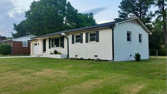 612 N Bost St, Statesville, NC 28677 - photo 1