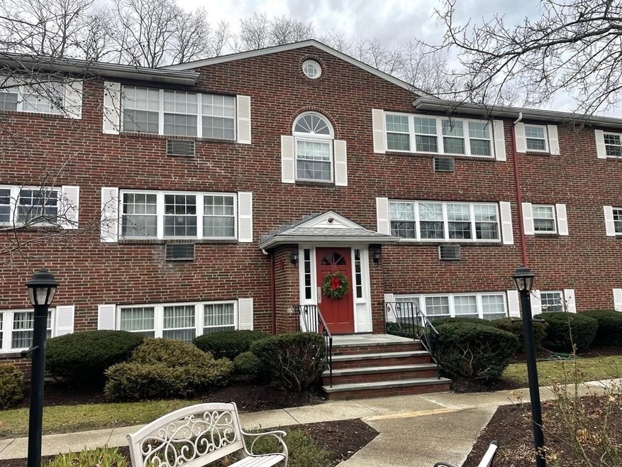 15 Cass St unit 4, West Roxbury, MA 02132 - photo 1