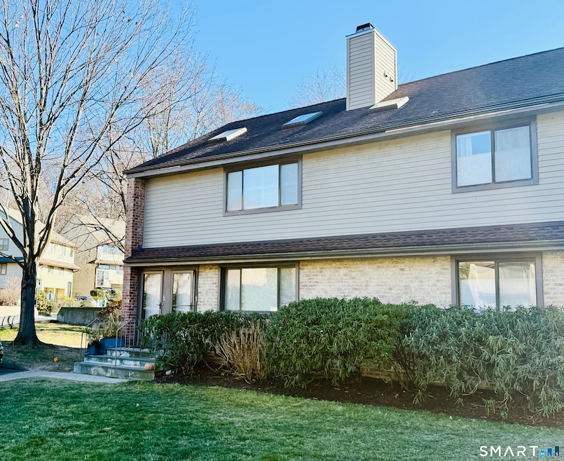 2289 Bedford St unit H13, Stamford, CT 06905 - photo 1