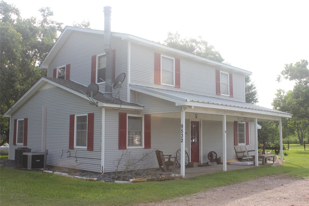 9532 Grunwald Rd, Beasley, TX 77417 - photo 1