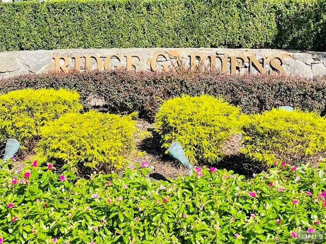 509 Mark Twain Way, Mahwah, NJ 07430 - photo 1