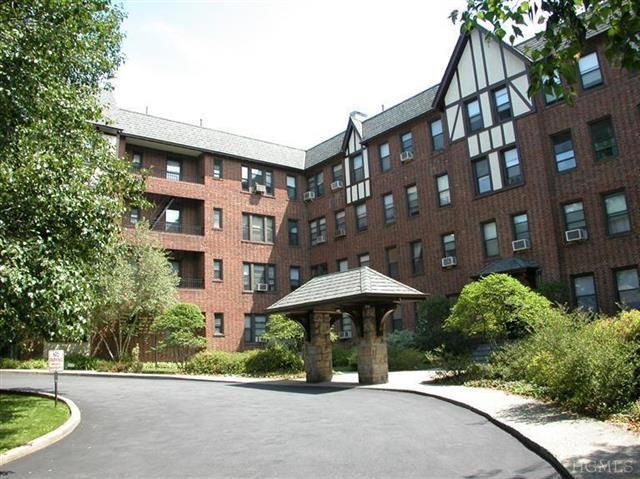 246 Bronxville Rd unit 3H, Bronxville, NY 10708 - photo 1