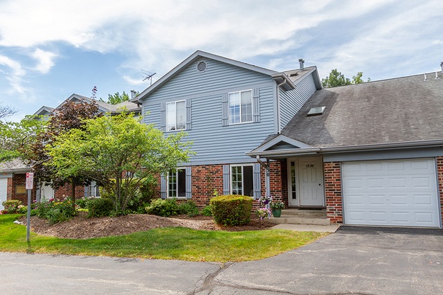 1530 Commodore Ct unit 70235, Schaumburg, IL 60193 - photo 1