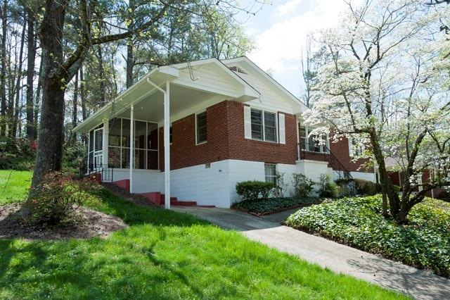 Well maintained 1950's Ranch