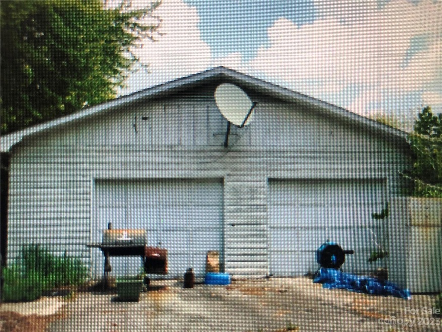 255 Brookside Dr, Hendersonville, NC 28792 - photo 1