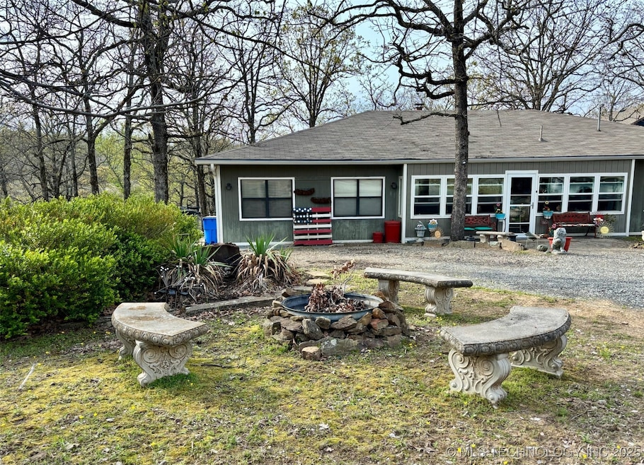353 Council Tree Dr, Canadian, OK 74425 - photo 1