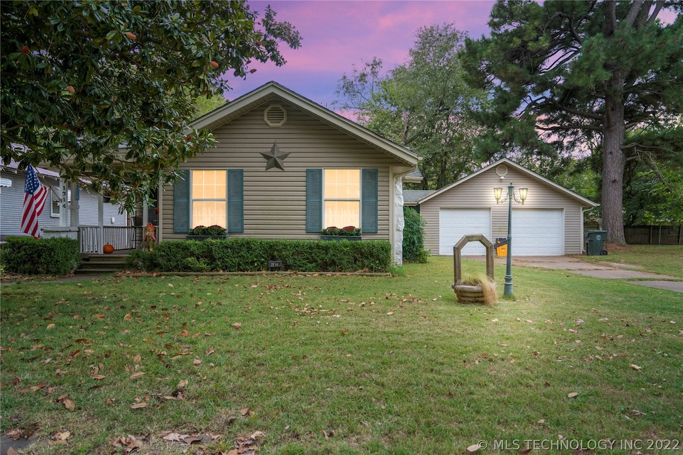 1314 W 5th St, Okmulgee, OK 74447 - photo 1