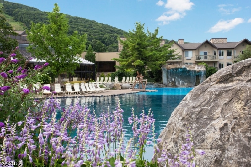 2 Chamonix Dr unit 212, Vernon, NJ 07462 - photo 1