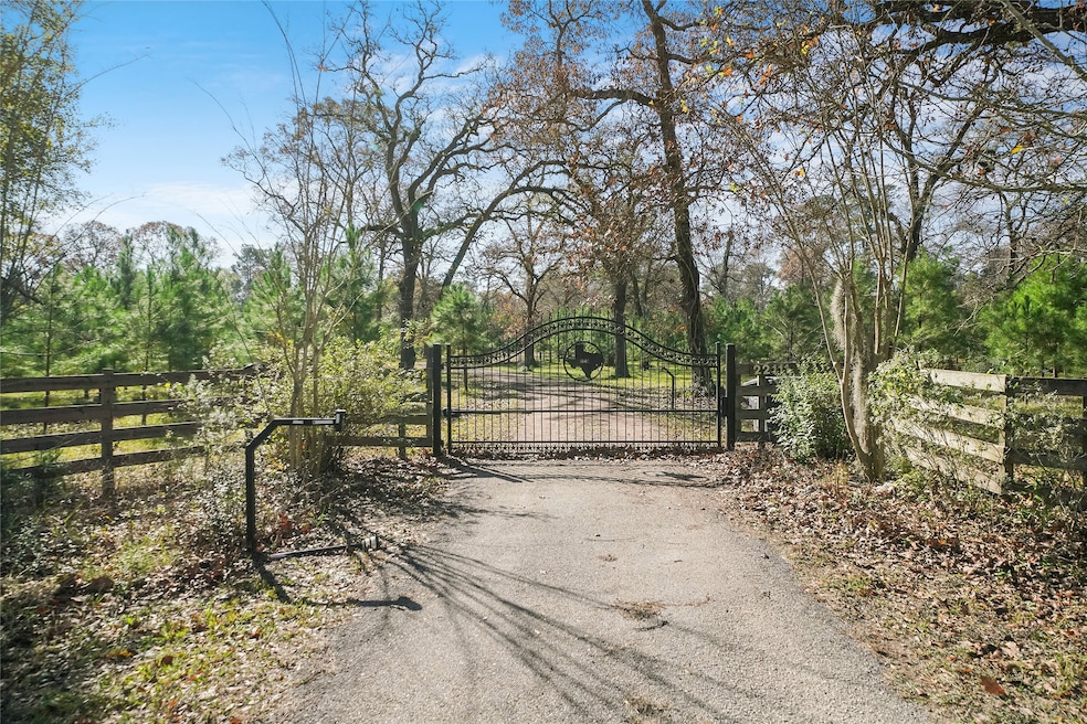 22111 Roberts Cemetery Rd, Hockley, TX 77447 - photo 1