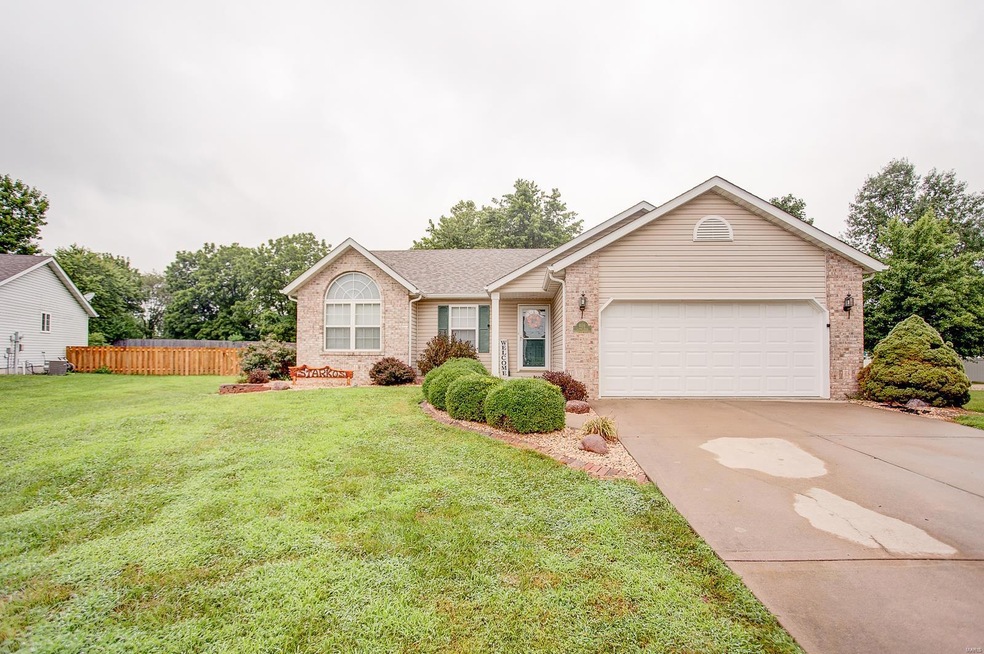 409 Copper Bend Rd, Maryville, IL 62062 - photo 1