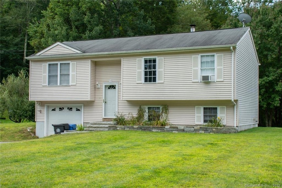 49 River St, Plainfield, CT 06374 - photo 1