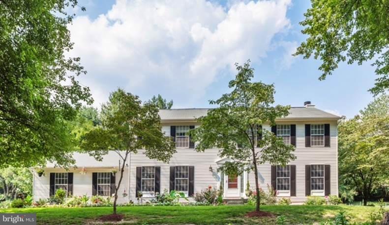 6946 Newberry Dr, Columbia, MD 21044 - photo 1