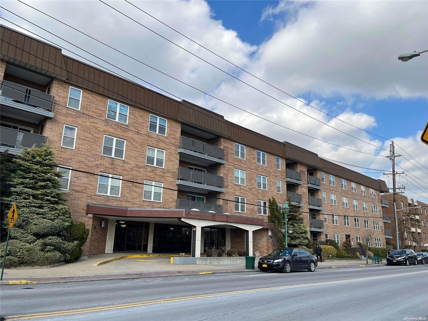 360 Central Ave unit 215, Lawrence, NY 11559 - photo 1