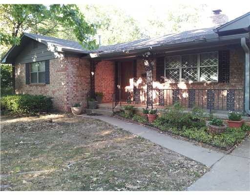 402 NW H St, Bentonville, AR 72712 - photo 1