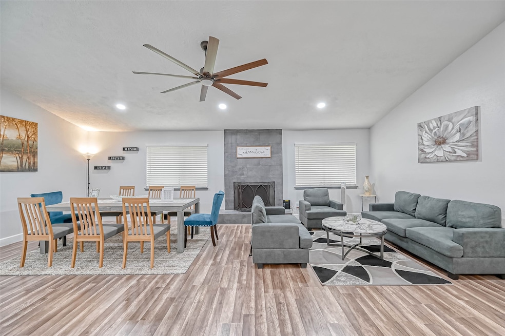 11618 Corona Ln, Houston, TX 77072 - photo 1