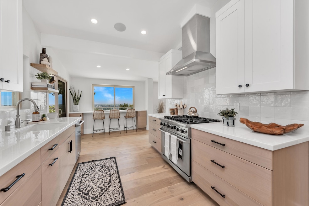 3045 Grove St Ventura-19