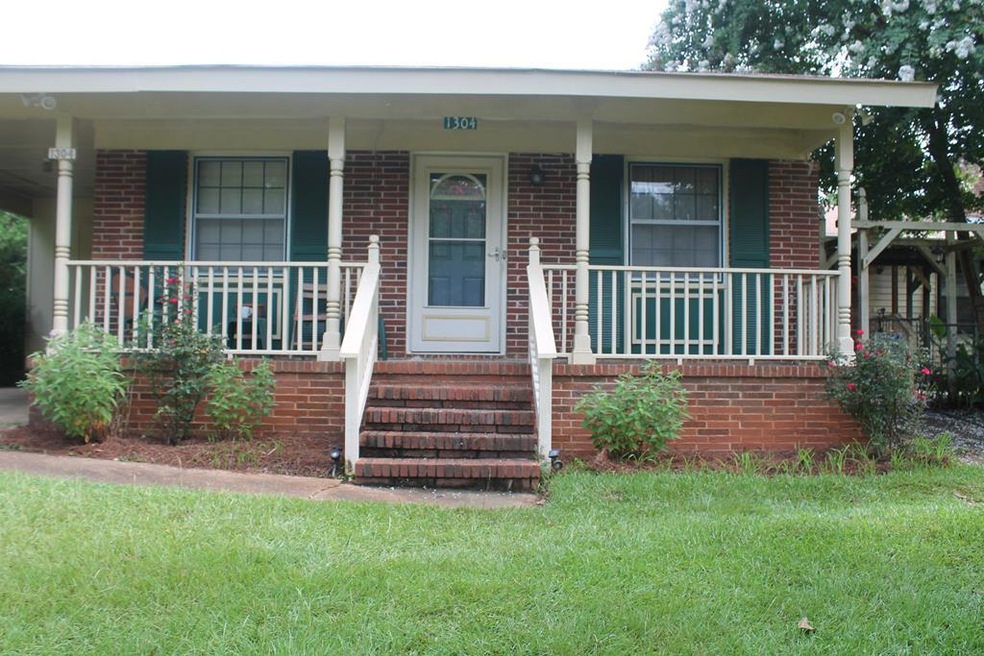 1304 E Jefferson St, Americus, GA 31709 - photo 1