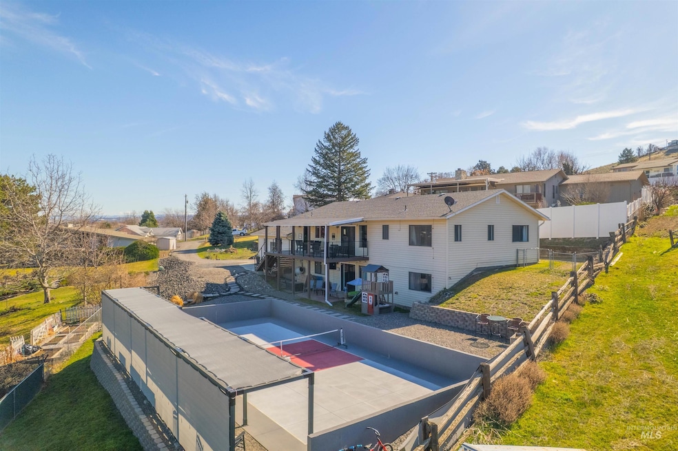 940 Coulter Ln, Clarkston, WA 99403 - photo 1