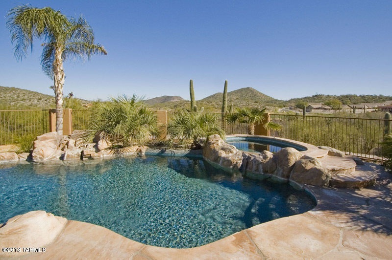 Pool & Spa