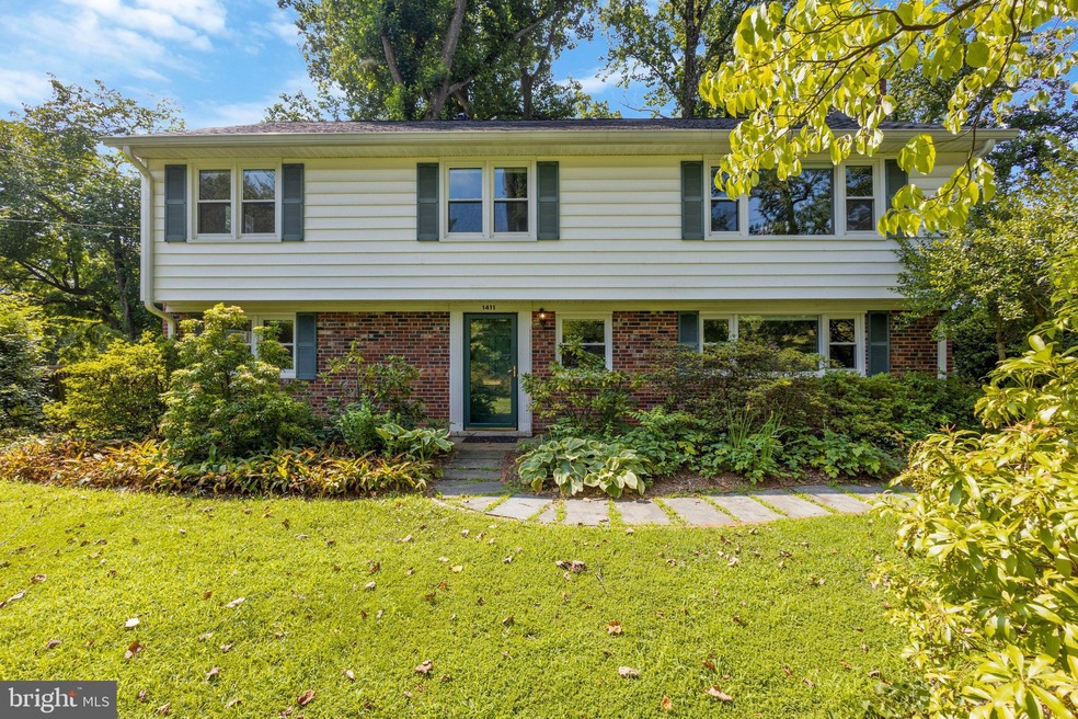 1411 S West St, Falls Church, VA 22046 - photo 1