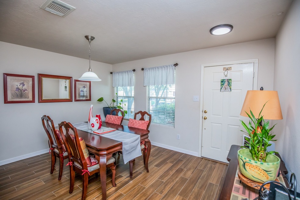 10338 Collin Park, Houston, TX 77075 - photo 1