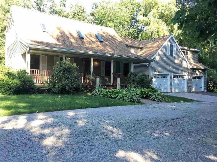 321 Arah St, Manchester, NH 03104 - photo 1