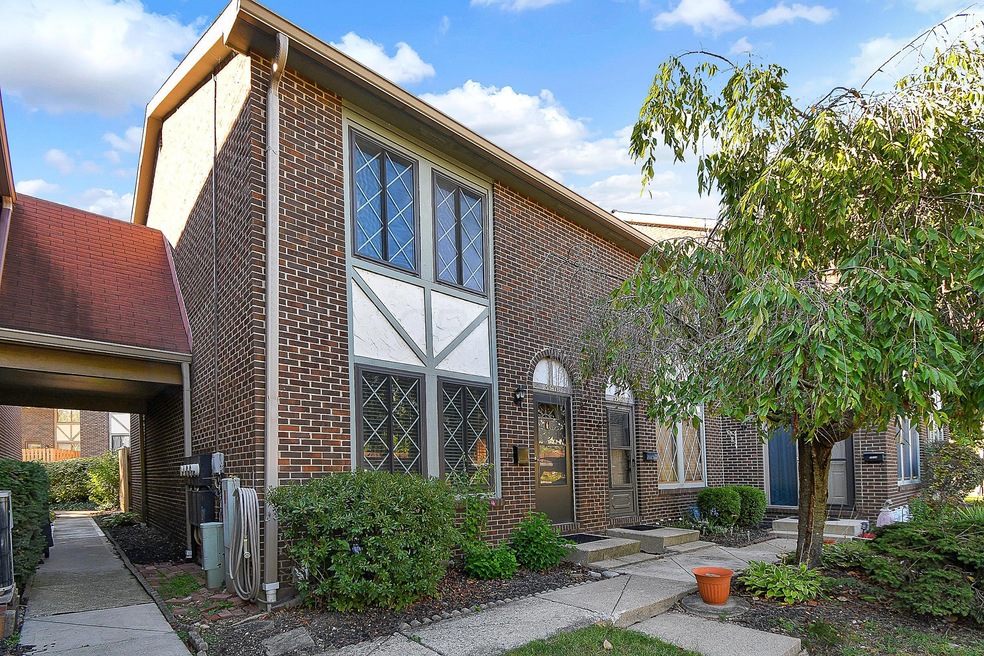 5347 Valley Lane E.