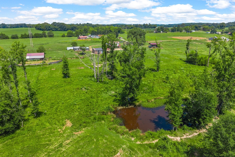 324 Laster Holman Rd, Decherd, TN 37324 - photo 1