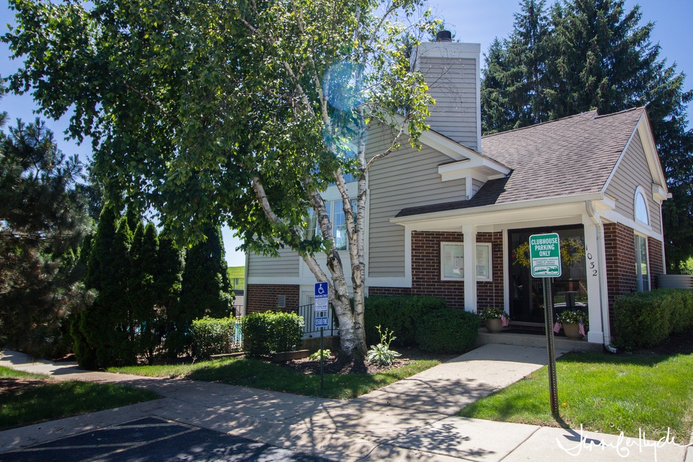 951 Interloch Ct unit 81, Algonquin, IL 60102 - photo 1